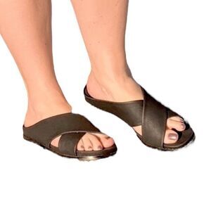 Tahari All Black Acacia Cross Wide Strap Flat Slip On Slide Sandals Size 7